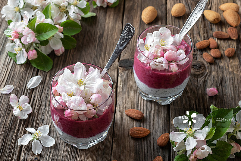杏仁奶苹果花奇亚籽布丁图片素材