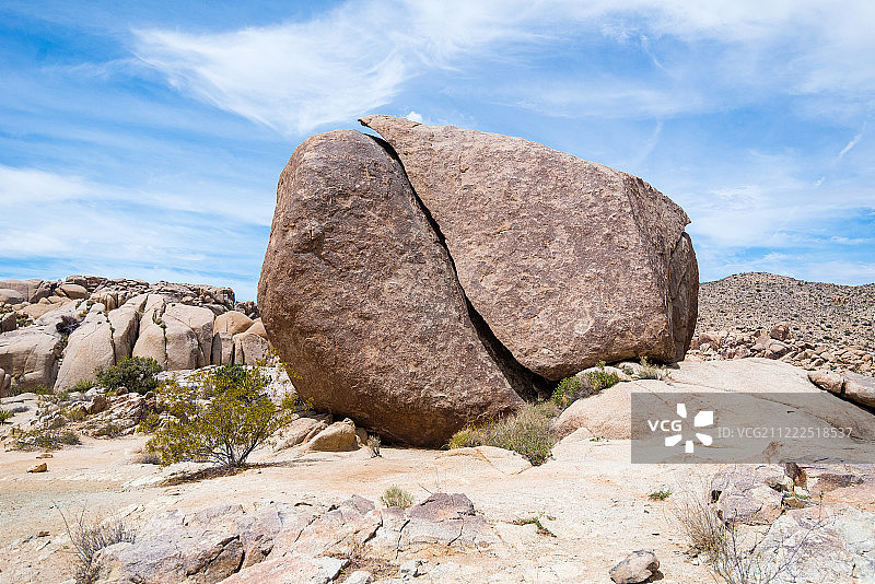 约书亚树国家公园裂石图片素材