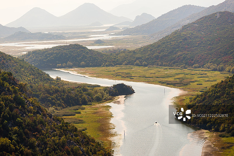 里耶卡·茨尔诺耶维察河与斯库台湖图片素材