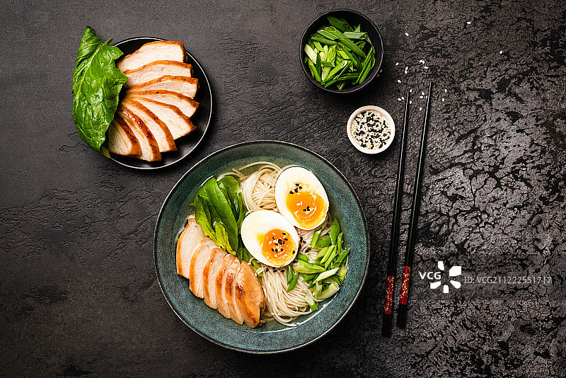 亚洲鸡肉拉面图片素材