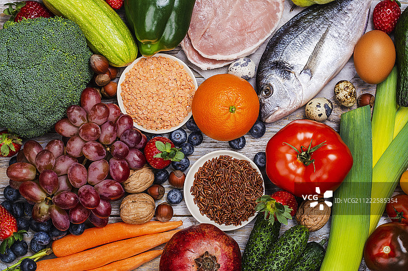 佩根饮食食物在木桌上图片素材