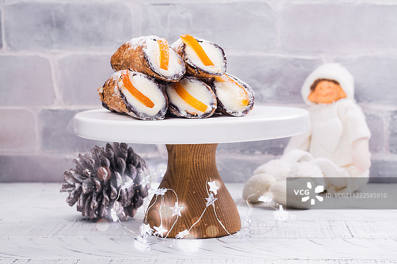 传统意大利甜点卡诺里卷图片素材