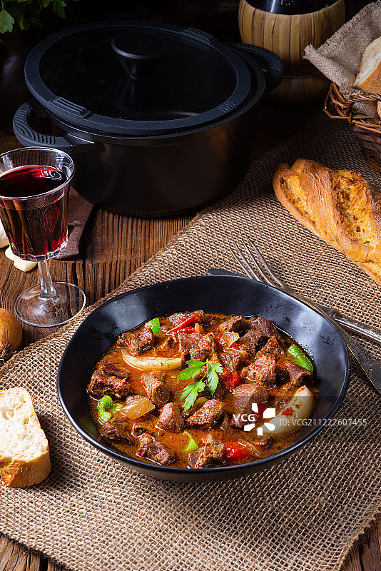 经典牛肉辣椒炖肉图片素材