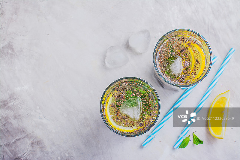 柠檬薄荷奇亚籽饮品图片素材