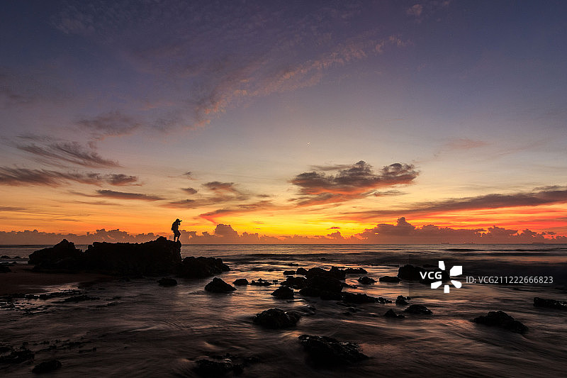 岩石上的觉醒图片素材