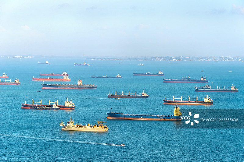 新加坡港的工业货物运输图片素材