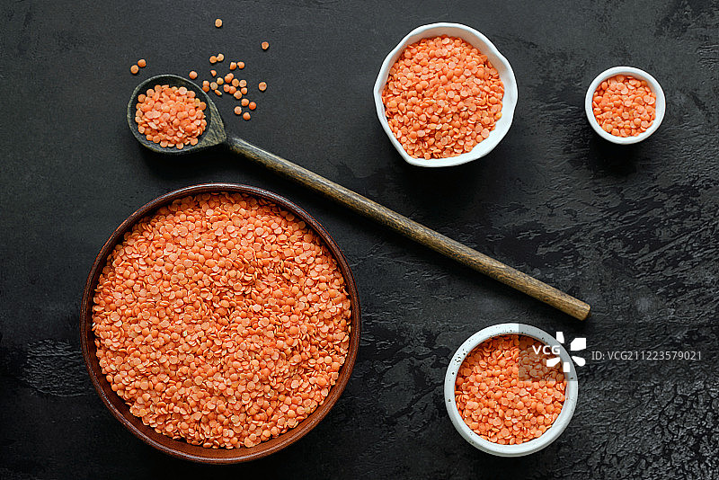 健康的干燥谷物：红扁豆或豆类图片素材