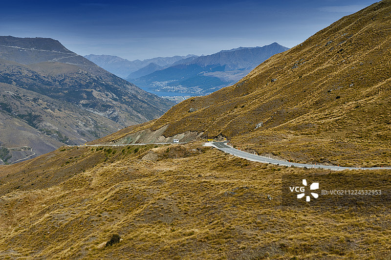 南岛公路、山脉和湖泊的风景点图片素材
