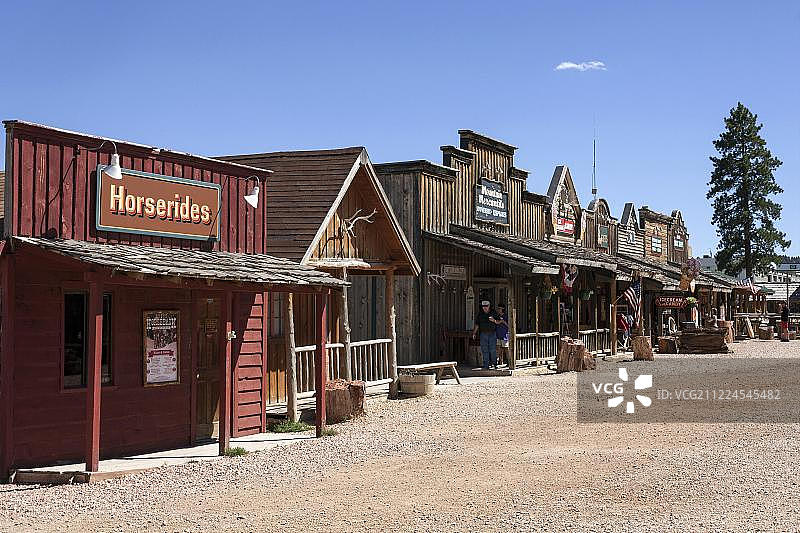 美国犹他州布莱斯峡谷城内的纪念品商店和牛仔电影建筑图片素材