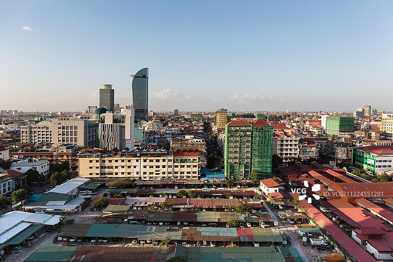 金边城市景观：北方天际线、加拿大银行和Vattanac Capital大厦图片素材