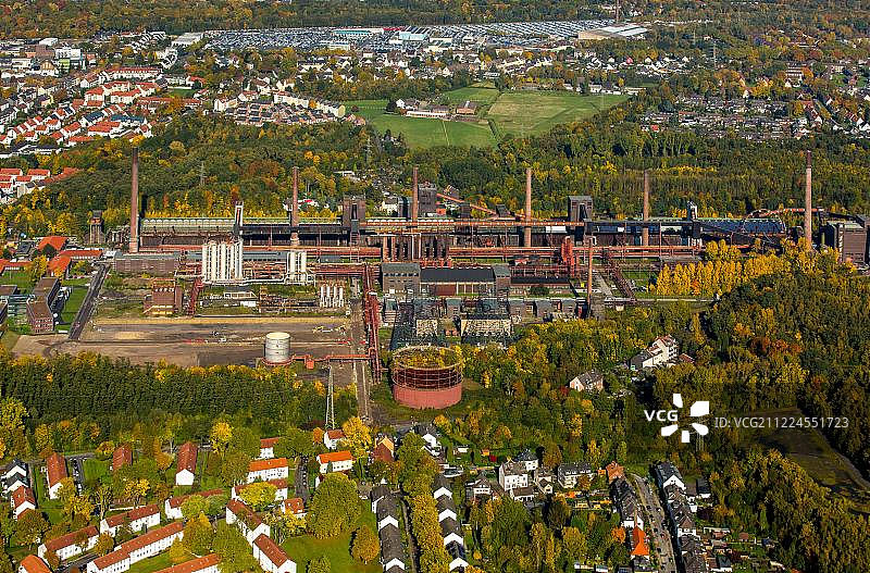 德国埃森关税同盟煤矿工业建筑群焦化厂秋景图片素材