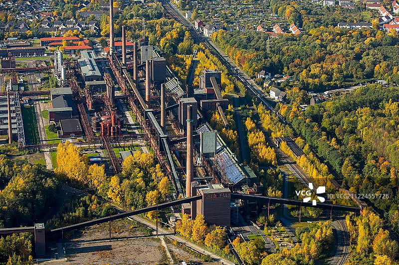 德国埃森关税同盟煤矿工业建筑群焦化厂秋景图片素材