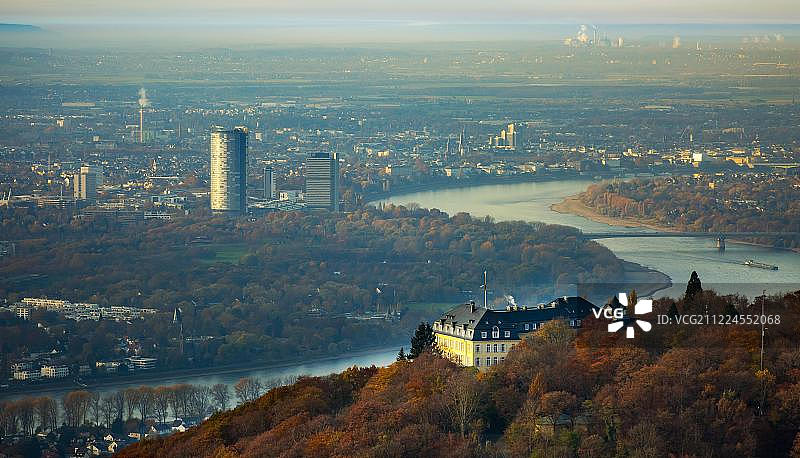 彼得斯贝格联邦宾馆酒店，位于德国北莱茵-威斯特法伦州柯尼希斯温特图片素材