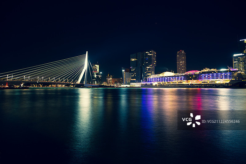 桥梁和小船图片素材