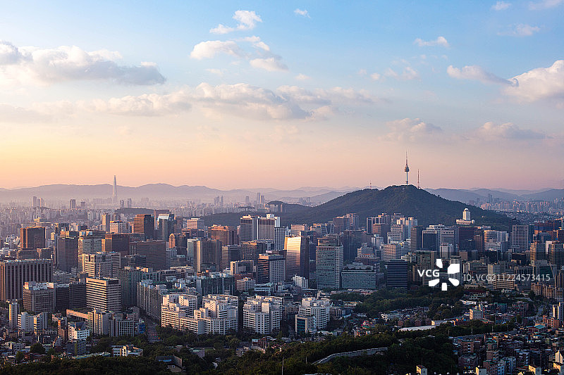 首尔天际线，N首尔塔图片素材
