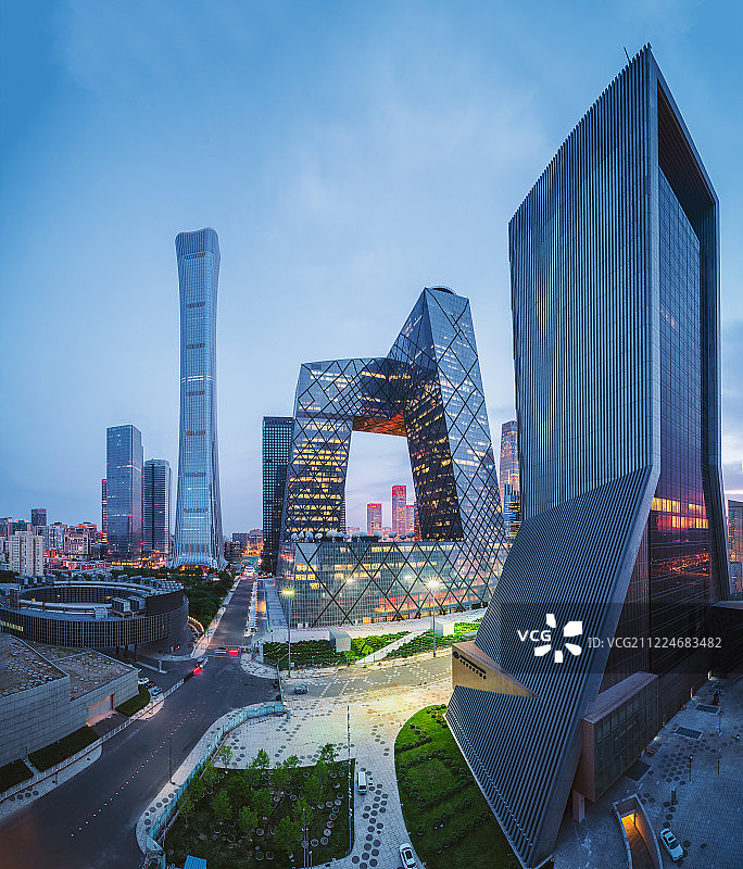 夏季中央电视夜晚全景图片素材