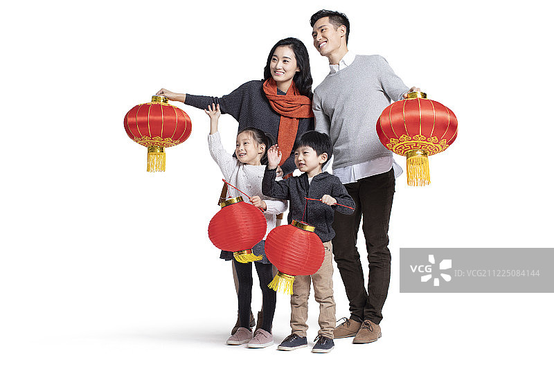 快乐年轻家庭庆祝新年图片素材