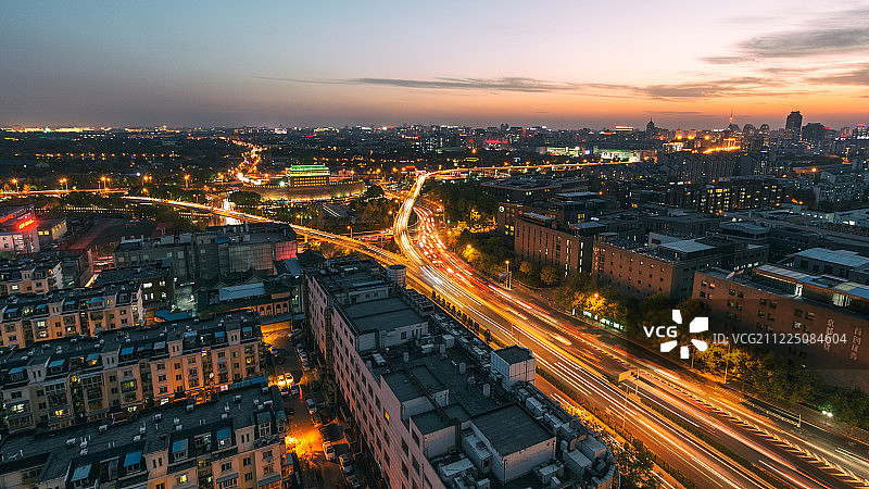 傍晚的德胜门傍晚的车轨图片素材