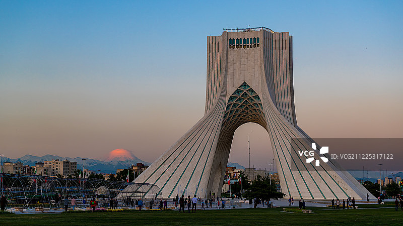 伊朗德黑兰阿扎迪自由纪念塔图片素材