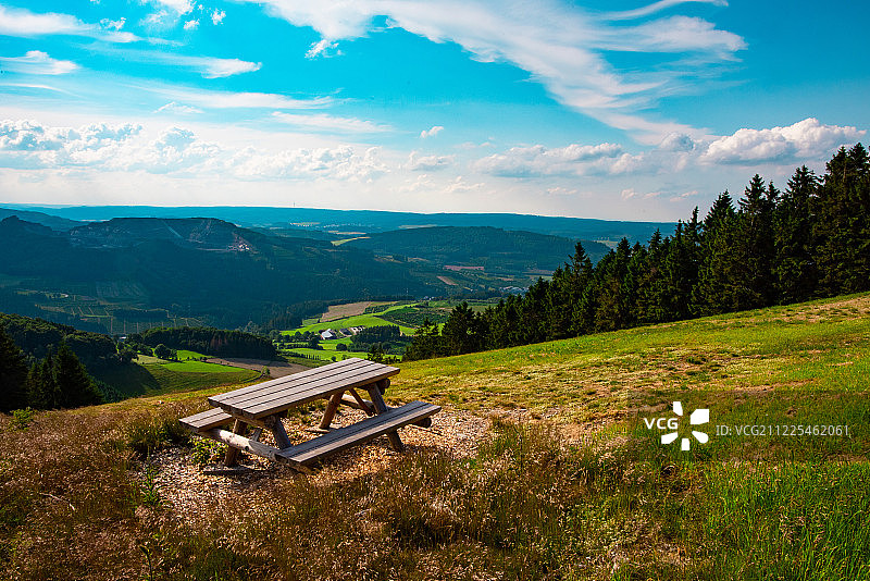 农业田地树木景观图片素材