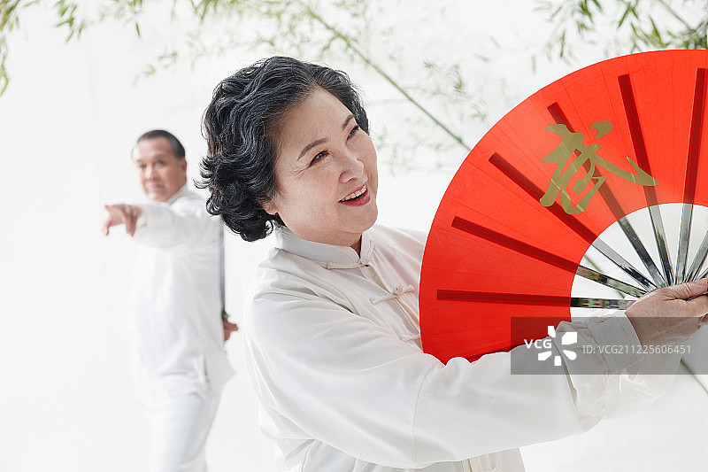 老年人舞扇图片素材