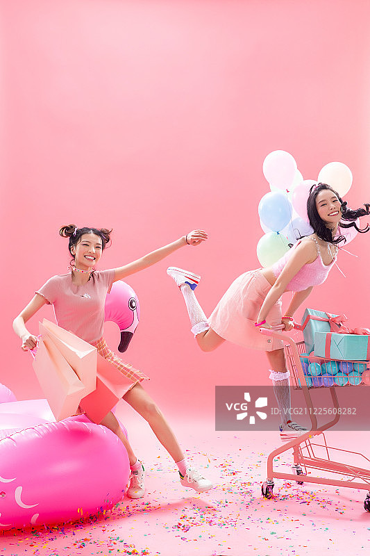 快乐女孩购物图片素材