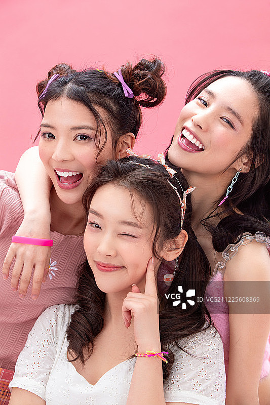 快乐的年轻女孩图片素材