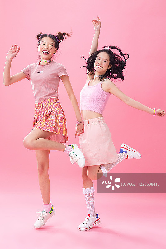 快乐的年轻女孩图片素材