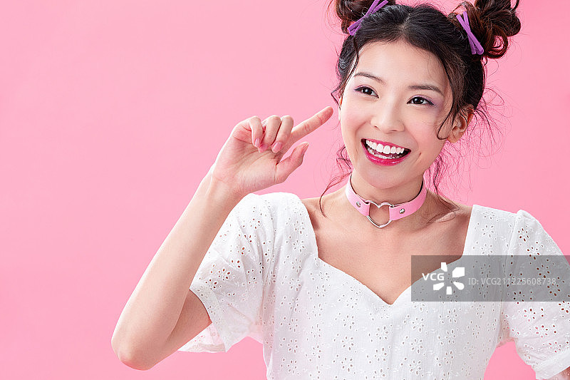 年轻女孩肖像图片素材