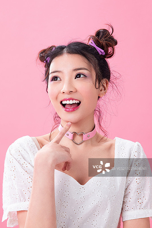 年轻女孩肖像图片素材