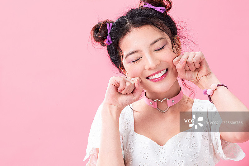 年轻女孩肖像图片素材