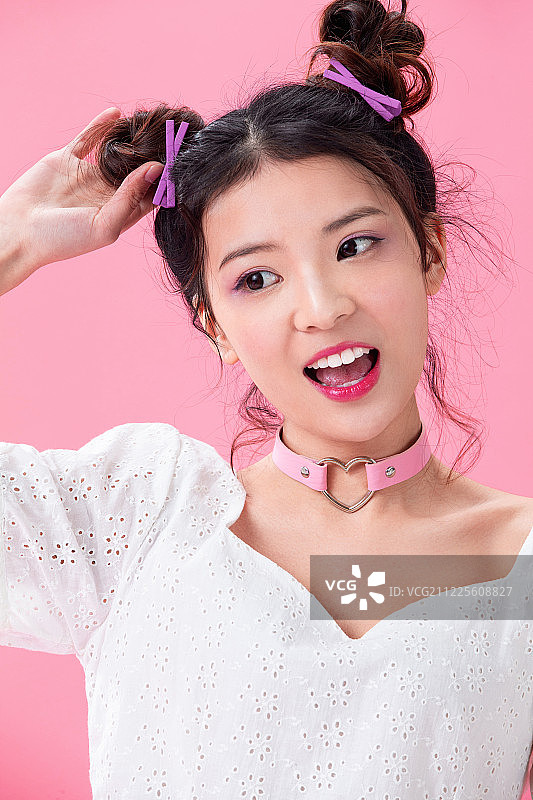 年轻女孩肖像图片素材