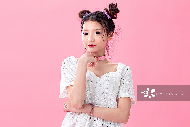 年轻女孩肖像图片素材