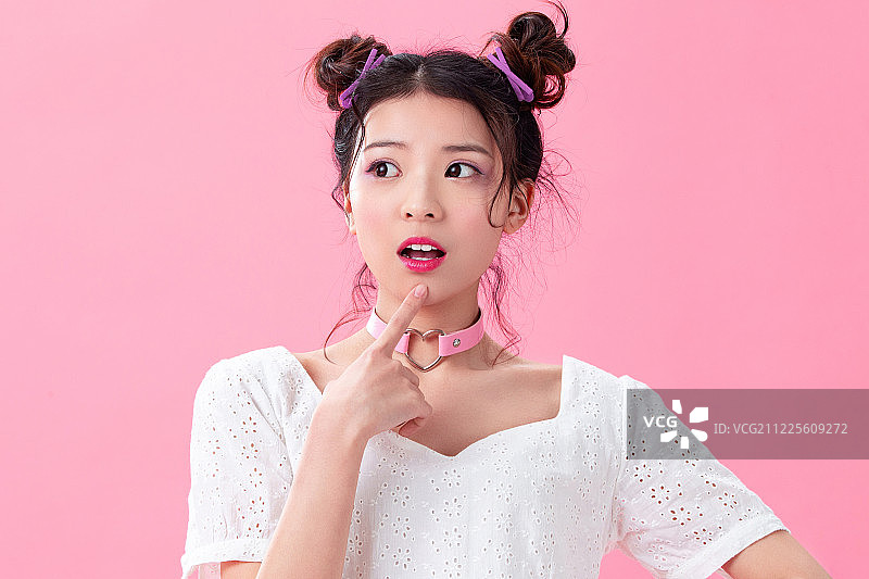 年轻女孩肖像图片素材