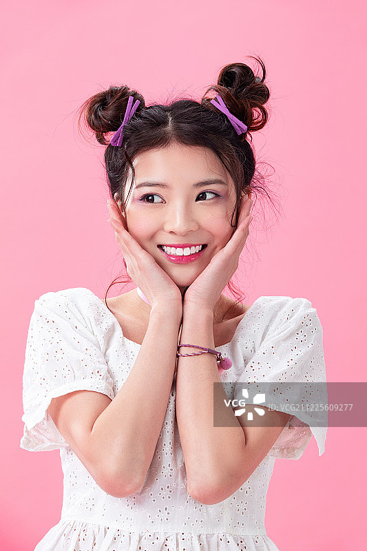 年轻女孩肖像图片素材