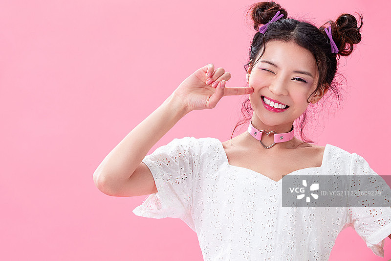 年轻女孩肖像图片素材