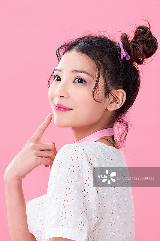 年轻女孩肖像图片素材