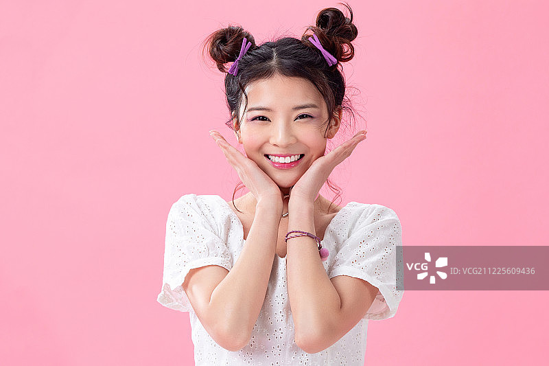 年轻女孩肖像图片素材