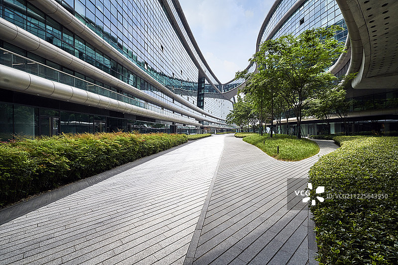 上海地标建筑凌空SOHO和广场图片素材