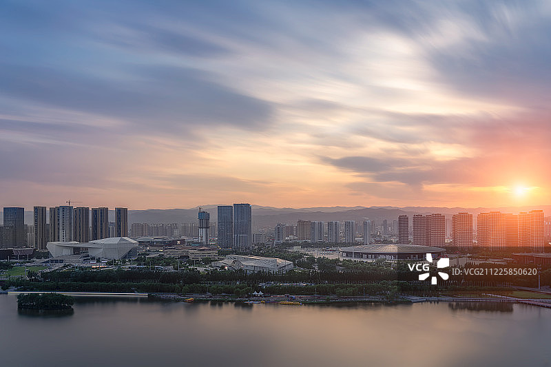 太原长风商务区日落图片素材