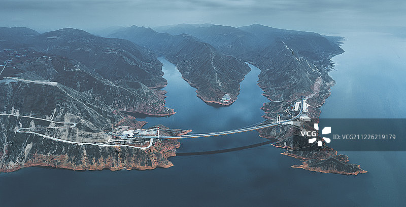 折达公路的刘家峡大桥图片素材