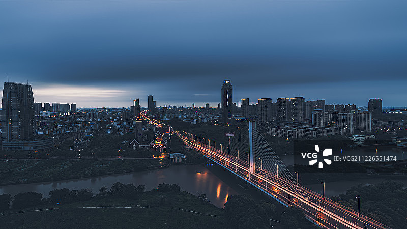 暴风雨来临前的江阴图片素材