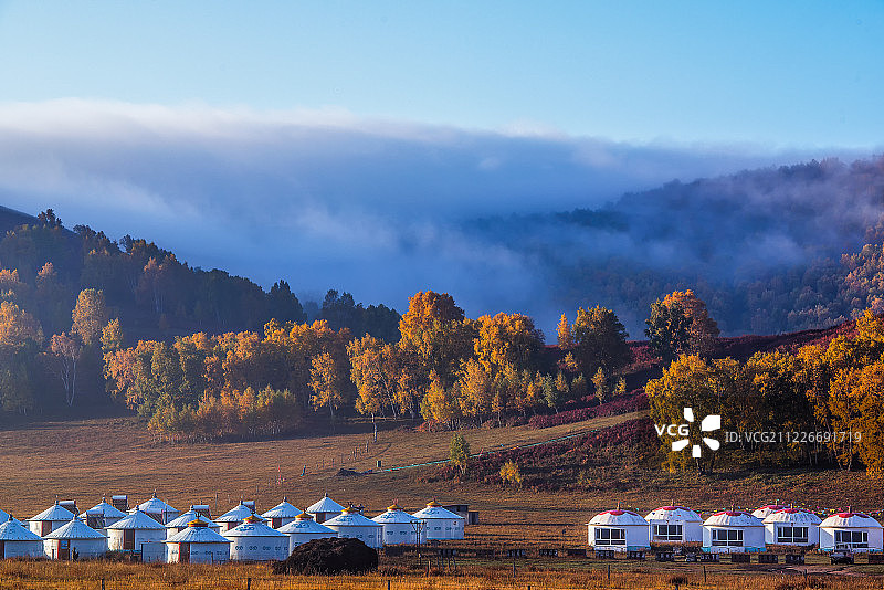 内蒙古赤峰草原上的蒙古包图片素材