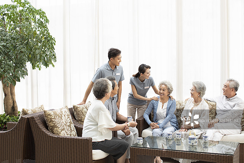 老年人在养老院图片素材