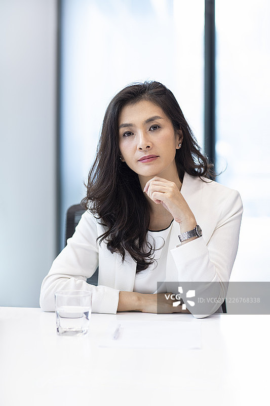 漂亮的商务女士图片素材