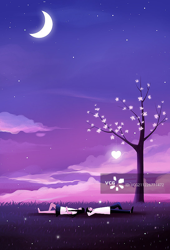 一对情侣躺在紫色星空下的草地上图片素材