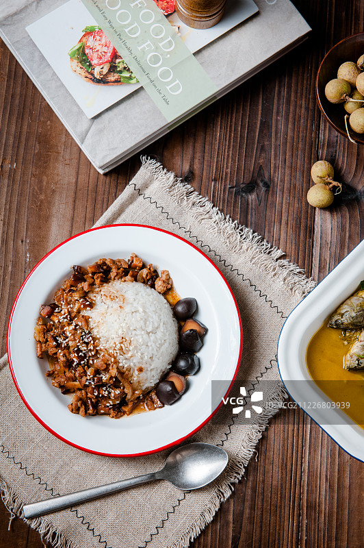 一人食，卤肉饭图片素材