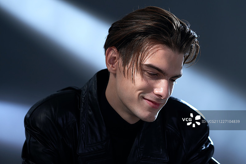 时尚的青年人图片素材