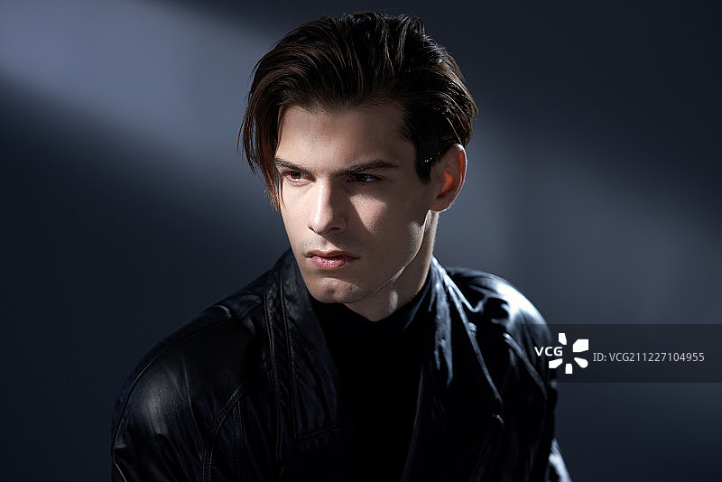 时尚的青年人图片素材