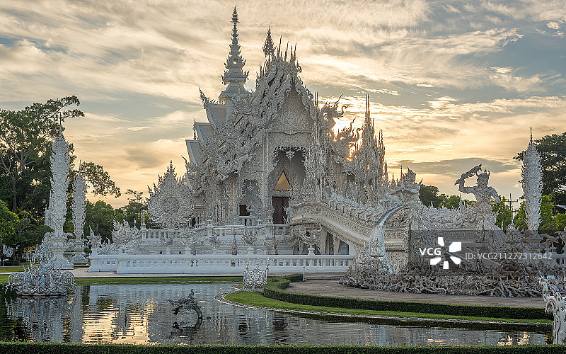 泰国白色庙宇图片素材